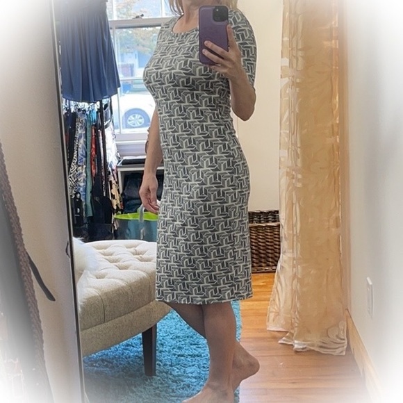 💕New With Tag Lularoe Julia Style Dress💕 - Picture 14 of 14